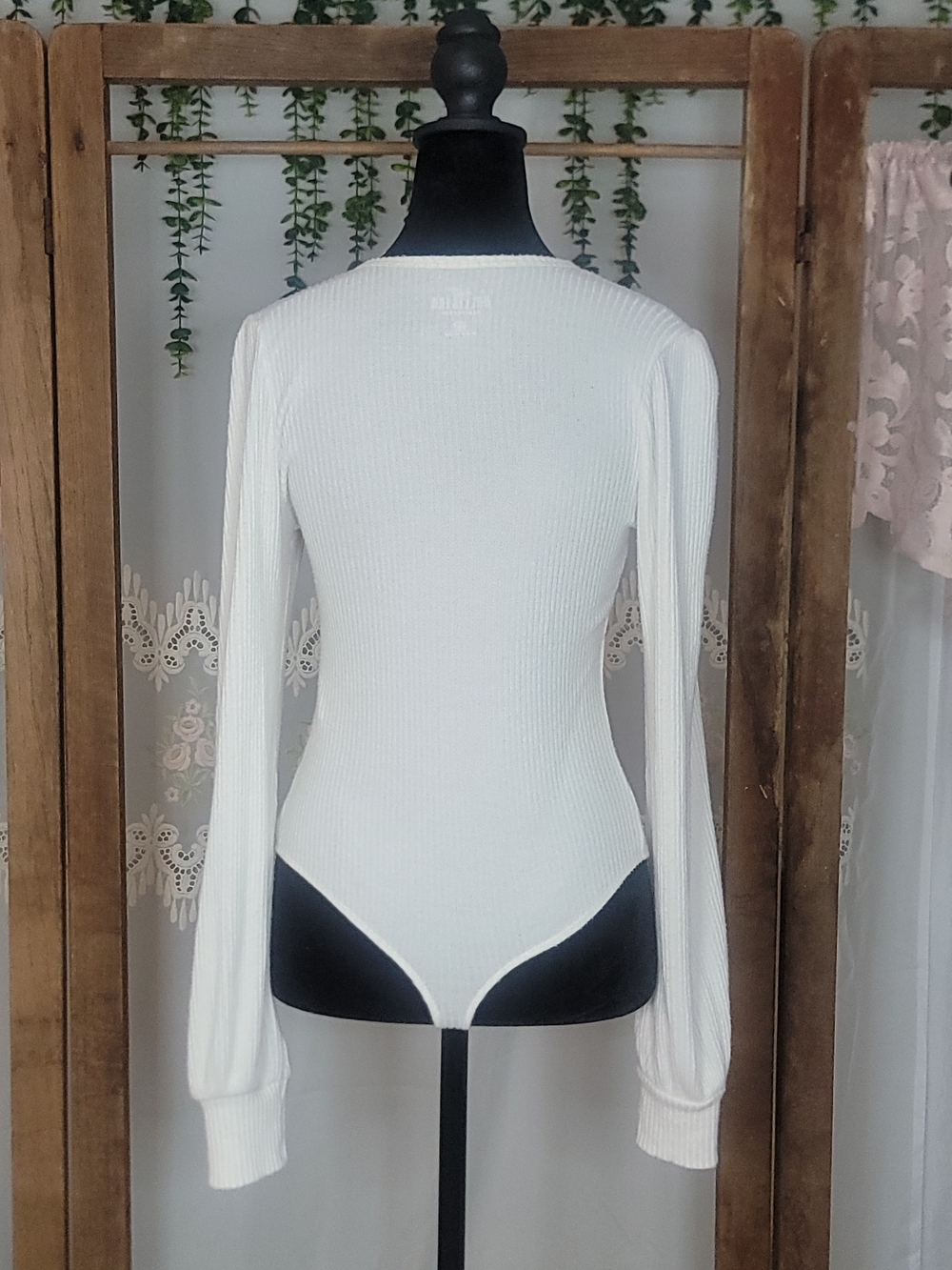 Hollister White Ribbed Knit Long Sleeve Bodysuit Balloon Sleeve Women's Small - Picture 5 of 6